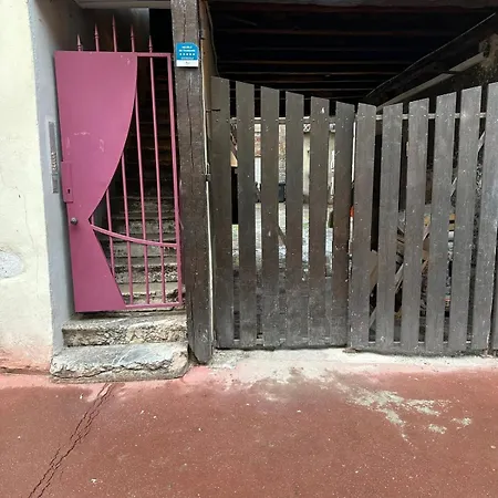 Passage Des Bains Apartment *